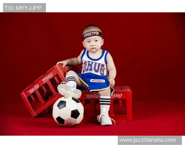 足球明星p化身可爱娃娃展现童趣魅力引发粉丝热议